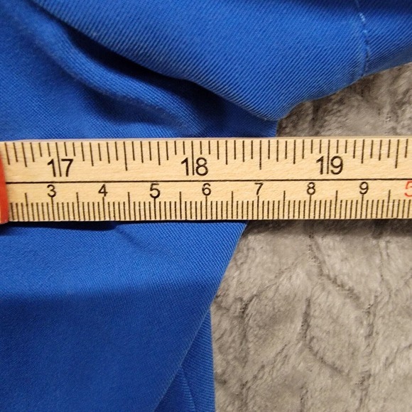 FIGS Technical Scrubs Top Womens XS Solid Blue Casma 3-pocket Scrub Top FW1100 - Picture 4 of 10